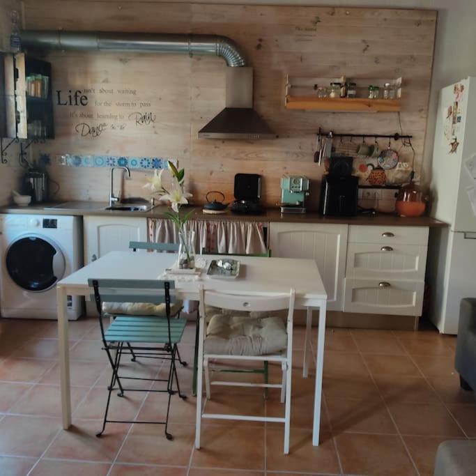 Casita Mona Y Acogedora Apartment อาลากวาส ภายนอก รูปภาพ